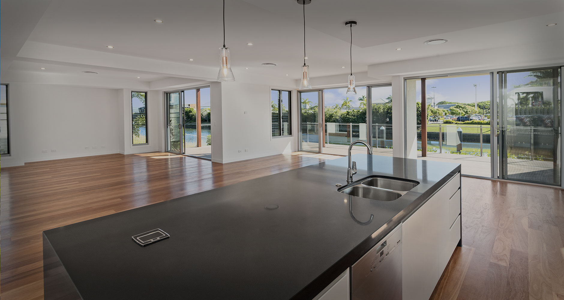 Luxury custom homes iLiv Constructions builder Gold Coast